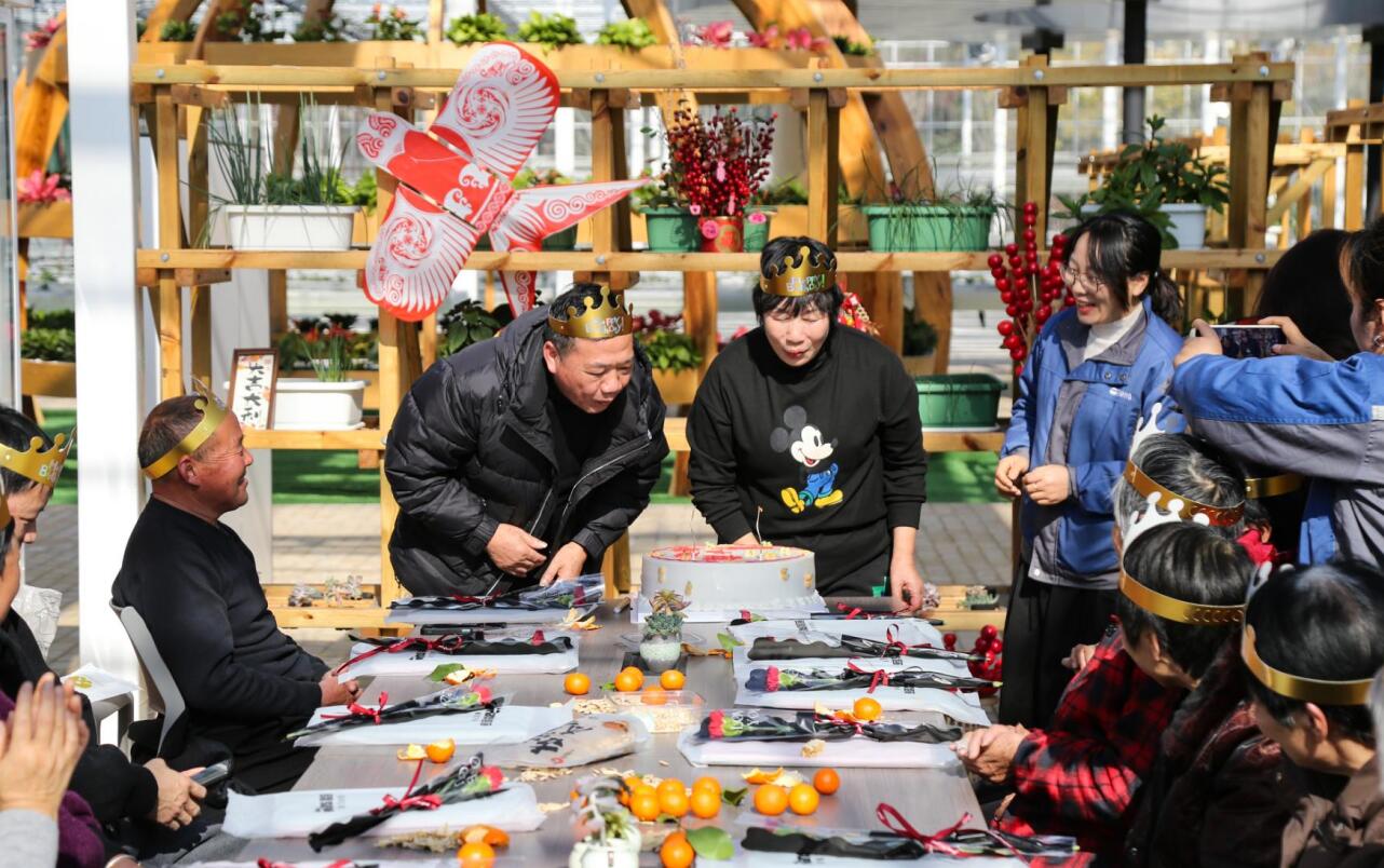 『元启新岁 情暖夕阳』  欧路莎陪伴银龄寿星温情迎新